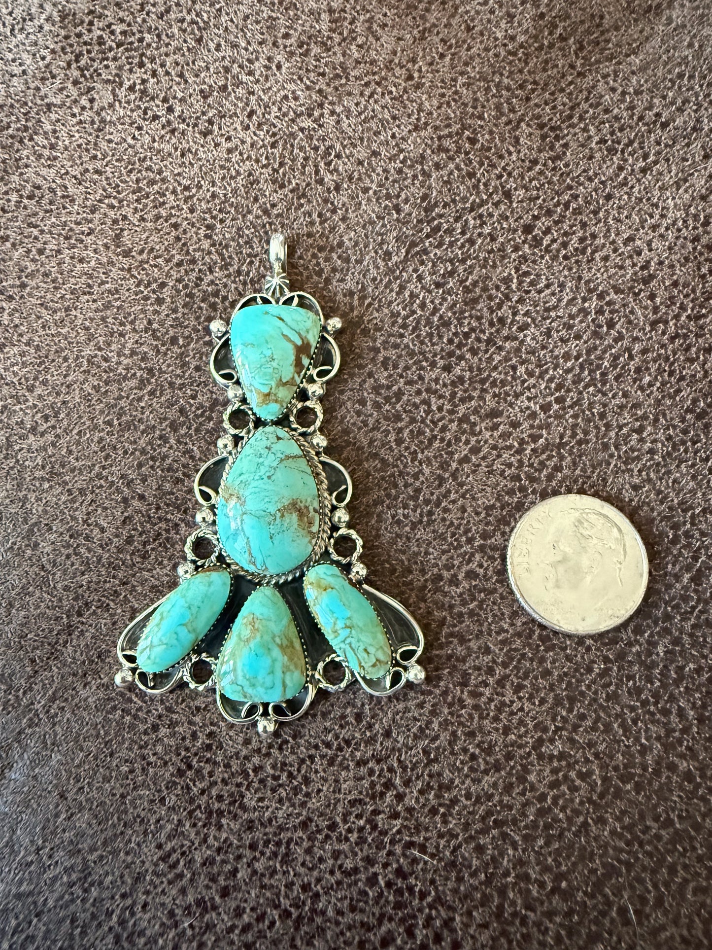 Loretta delgarito pendant